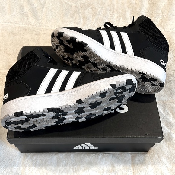 🏀 Adidas Hoops Mid 2.0 K Unisex Basketball Sneakers in Size 4 - Picture 5 of 8